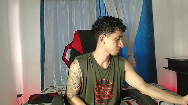 Snapshot of stevenSEX123 chatting on September 2025 09:20:02 PM stevenSEX123 online show from September 2025 09:20:02 PM