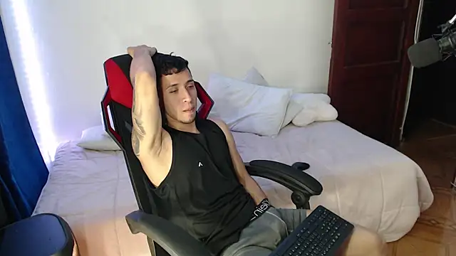 Snapshot of stevenSEX123 chatting on January 2025 03:59:01 AM stevenSEX123 online show from January 2025 03:59:01 AM