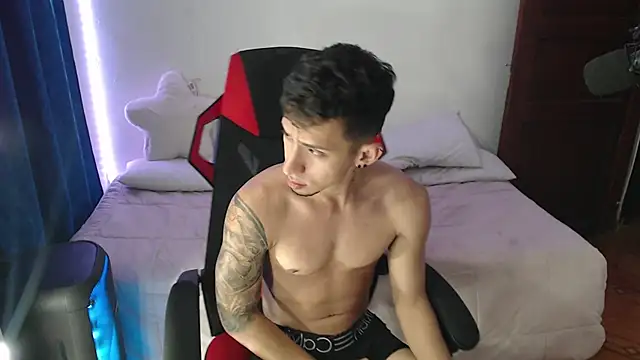 Snapshot of stevenSEX123 chatting on January 2025 11:35:02 PM stevenSEX123 online show from January 2025 11:35:02 PM