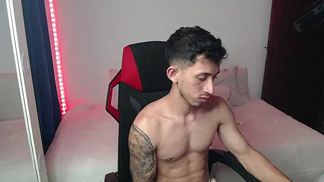 Snapshot of stevenSEX123 chatting on March 2025 03:12:01 AM stevenSEX123 online show from March 2025 03:12:01 AM