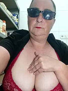 eroticjessitop online show from February 2026 06:18:02 PM