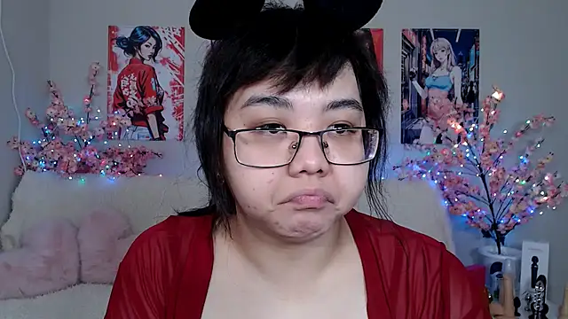 Snapshot of Moertomlly chatting on March 2026 05:18:01 AM Moertomlly online show from March 2026 05:18:01 AM