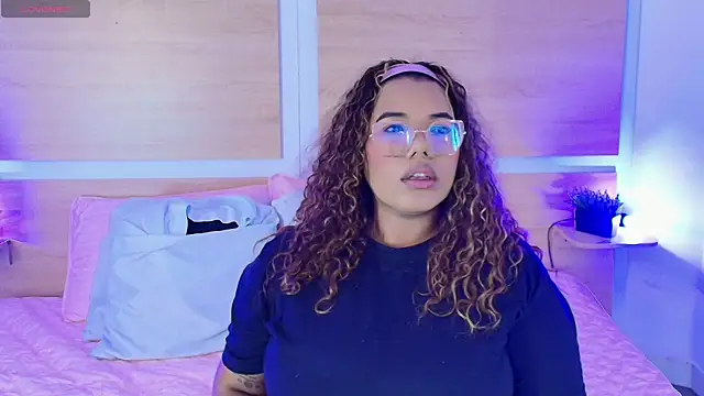 Snapshot of _nickypurple_ chatting on September 2025 06:36:01 PM nickypurple online show from September 2025 06:36:01 PM