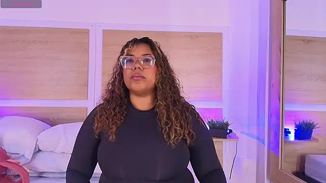  nickypurple  online show from November 2025 03:38:02 PM