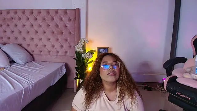  nickypurple  online show from February 2026 01:35:02 PM