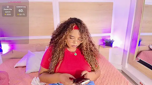 Snapshot of _nickypurple_ chatting on September 2025 07:10:02 PM nickypurple online show from September 2025 07:10:02 PM