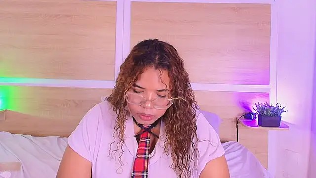  nickypurple  online show from April 2026 02:57:01 PM