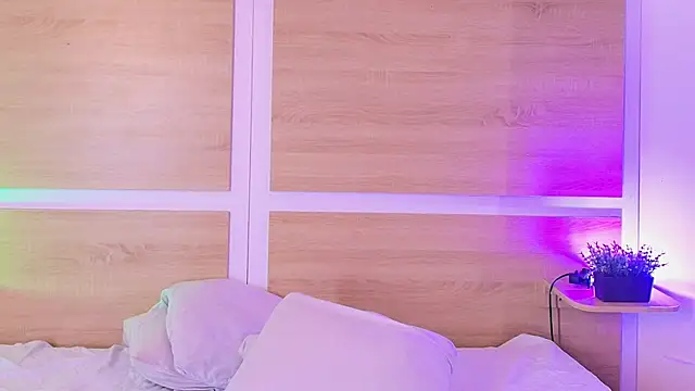  nickypurple  online show from March 2026 01:56:01 PM