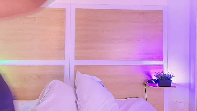  nickypurple  online show from April 2026 06:22:01 PM