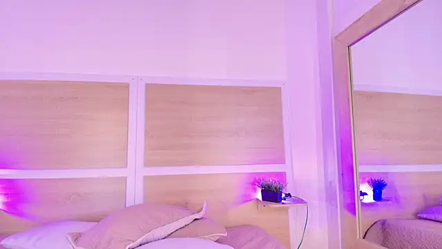  nickypurple  online show from June 2026 06:29:01 PM