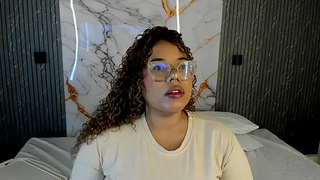 Snapshot of _nickypurple_ chatting on June 2026 02:05:02 PM nickypurple online show from June 2026 02:05:02 PM