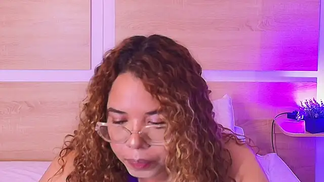  nickypurple  online show from March 2026 02:06:01 PM