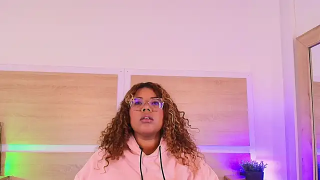  nickypurple  online show from March 2026 05:17:01 PM