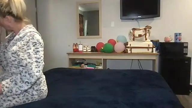 TiffaneyLove online show from March 2026 12:17:02 PM