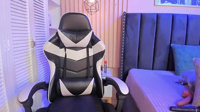 Snapshot of ashlye_miller_ chatting on March 2026 04:42:02 AM ashlye miller online show from March 2026 04:42:02 AM