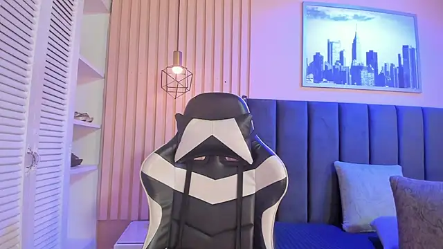 Snapshot of ashlye_miller_ chatting on November 2025 04:00:02 AM ashlye miller online show from November 2025 04:00:02 AM