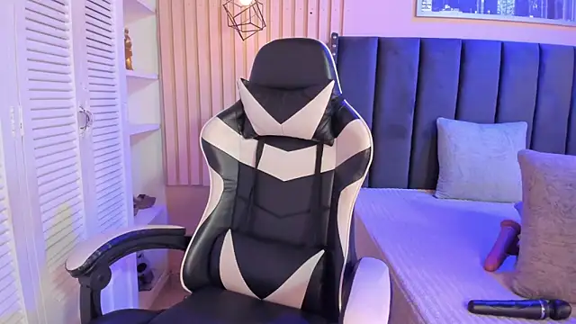 Snapshot of ashlye_miller_ chatting on February 2026 04:32:02 AM ashlye miller online show from February 2026 04:32:02 AM