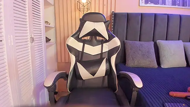 Snapshot of ashlye_miller_ chatting on November 2025 04:13:01 AM ashlye miller online show from November 2025 04:13:01 AM