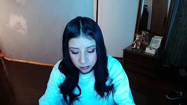 Snapshot of _holy_1 chatting on March 2025 01:39:01 AM holy 1 online show from March 2025 01:39:01 AM