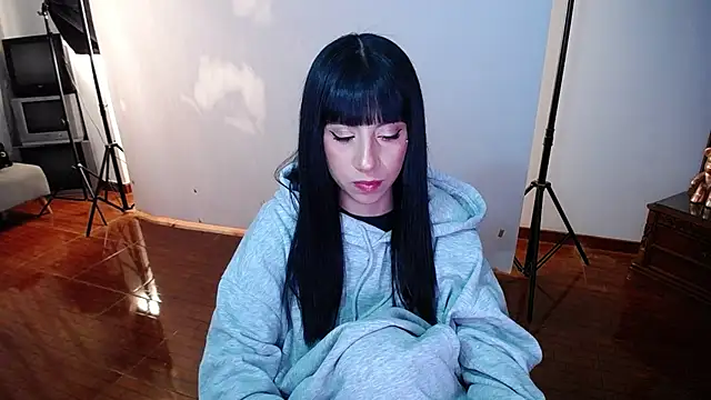 Snapshot of _holy_1 chatting on January 2025 04:30:01 AM holy 1 online show from January 2025 04:30:01 AM