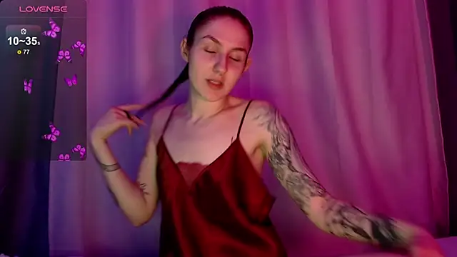 Snapshot of NiaEllis chatting on January 2025 11:13:01 PM NiaEllis online show from January 2025 11:13:01 PM