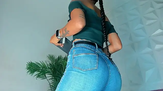 Hellen Sky online show from December 2025 07:18:01 PM