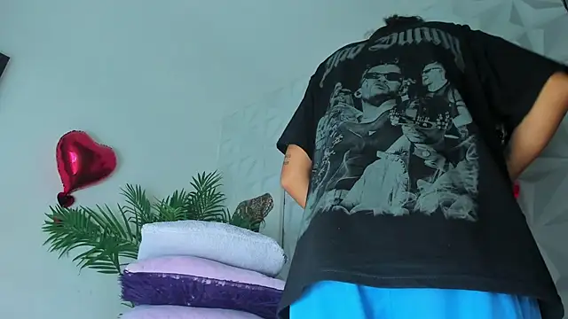 Hellen Sky online show from March 2026 07:04:02 PM