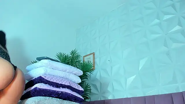 Hellen Sky online show from October 2025 07:15:01 PM