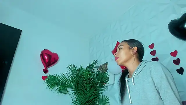 Hellen Sky online show from February 2026 07:05:01 PM