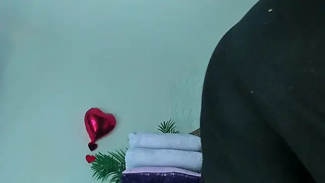 Hellen Sky online show from March 2026 07:04:02 PM