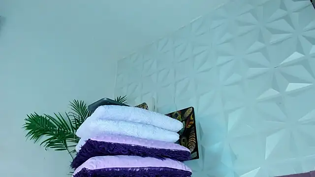 Hellen Sky online show from December 2025 07:23:02 PM