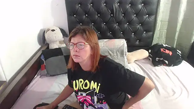 Snapshot of jellyfishhot chatting on September 2025 03:40:02 AM jellyfishhot online show from September 2025 03:40:02 AM