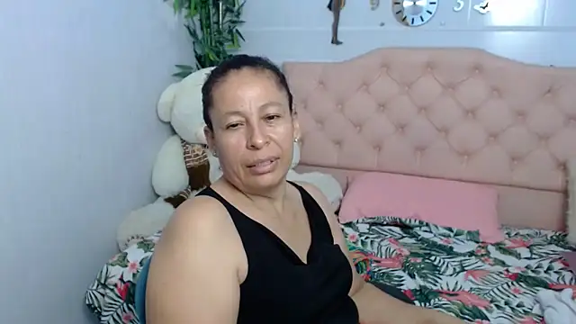 Snapshot of mature_martina chatting on September 2025 10:49:02 PM mature martina online show from September 2025 10:49:02 PM