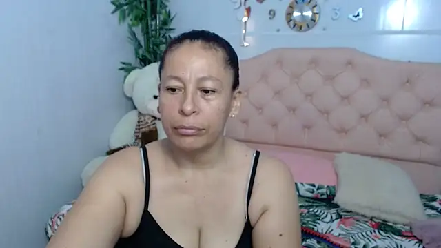 Snapshot of mature_martina chatting on September 2025 06:13:01 PM mature martina online show from September 2025 06:13:01 PM