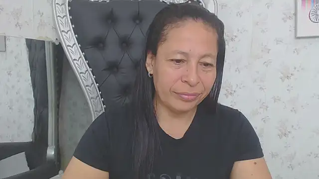 mature martina online show from November 2025 11:43:02 AM