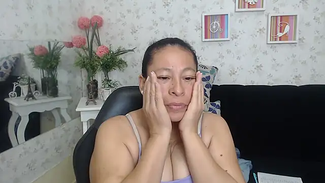 Snapshot of mature_martina chatting on March 2025 11:55:01 AM mature martina online show from March 2025 11:55:01 AM