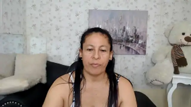 mature martina online show from May 2026 01:06:01 PM