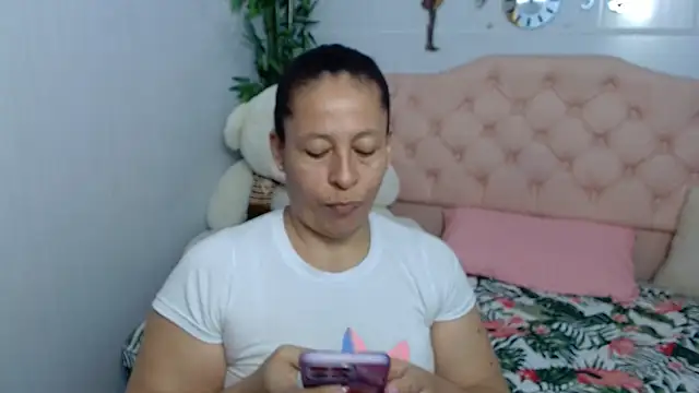 Snapshot of mature_martina chatting on September 2025 09:52:02 PM mature martina online show from September 2025 09:52:02 PM