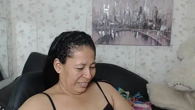 mature martina online show from June 2026 12:32:02 AM