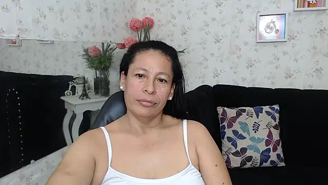 Snapshot of mature_martina chatting on March 2025 03:18:02 PM mature martina online show from March 2025 03:18:02 PM