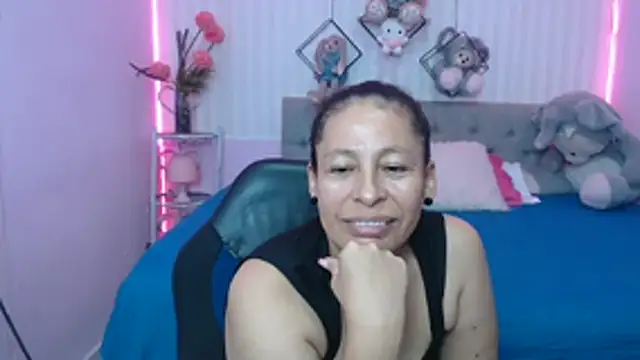 mature martina online show from May 2026 12:06:01 AM
