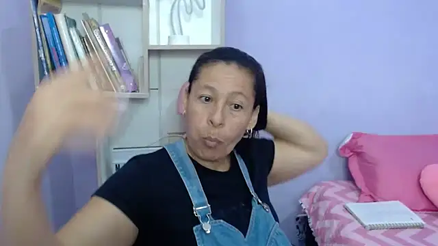 mature martina online show from October 2025 10:41:02 PM