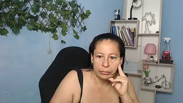 Snapshot of mature_martina chatting on December 2025 09:22:02 AM mature martina online show from December 2025 09:22:02 AM
