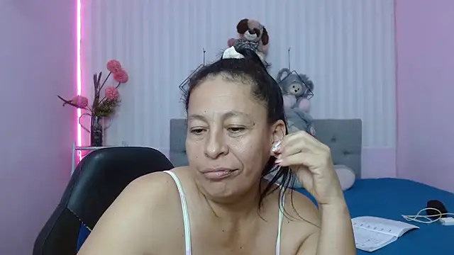 mature martina online show from May 2026 10:48:01 AM