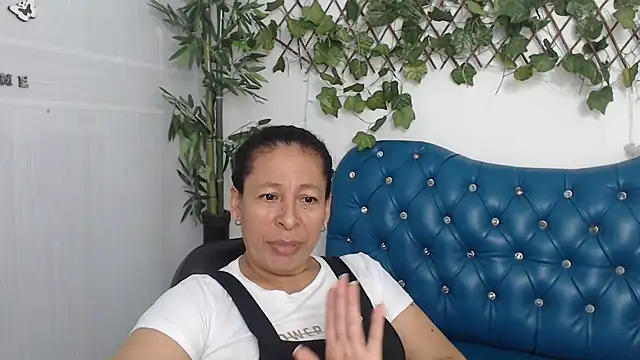 Snapshot of mature_martina chatting on February 2026 07:44:01 PM mature martina online show from February 2026 07:44:01 PM