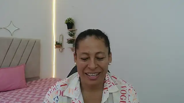 mature martina online show from April 2026 08:10:02 PM