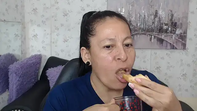 mature martina online show from June 2026 09:58:01 PM