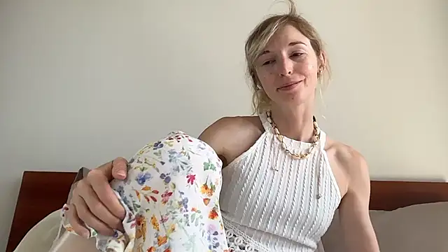 ivankai  online show from February 2026 03:20:01 AM