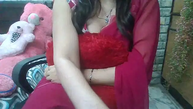 Snapshot of Sexy_iknoor chatting on March 2025 10:28:02 AM Sexy iknoor online show from March 2025 10:28:02 AM