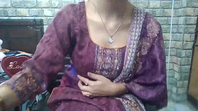 Sexy iknoor online show from November 2025 04:38:02 AM